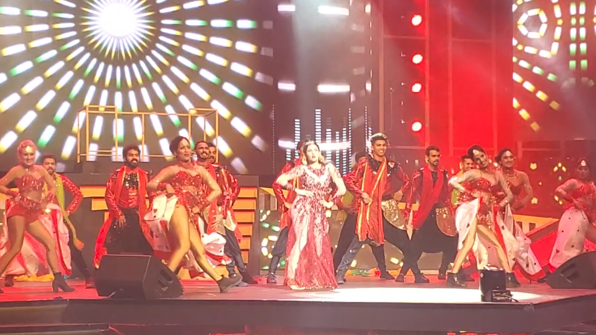 پاکستان سکرین ایوارڈز میں آخر یہ ہو کیا رہا تھا؟ Independent Urdu